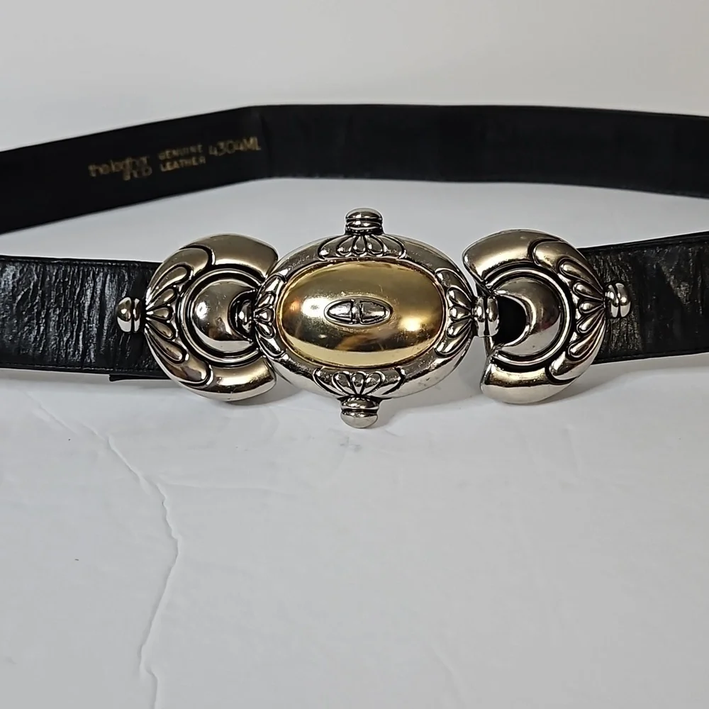 The Leather Shop  Belt Black  Dame Belt accent Buckle  Pre-owned